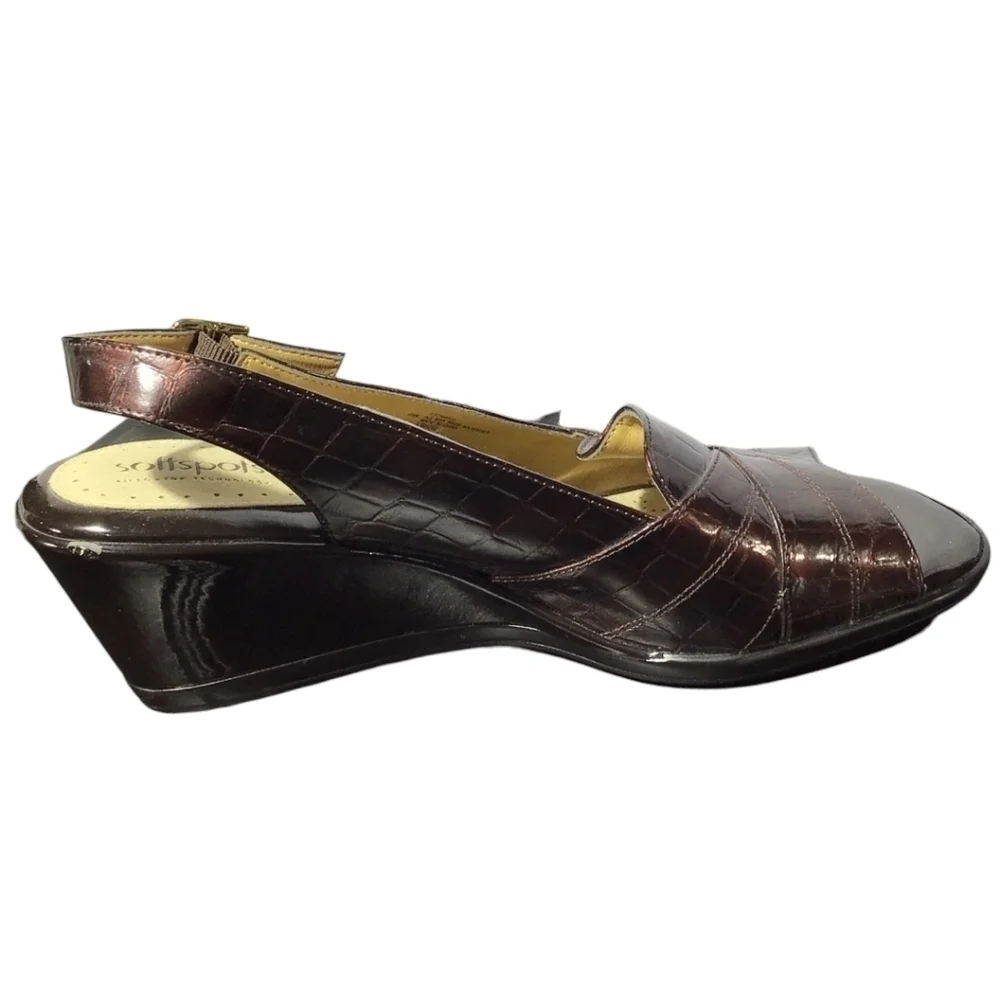 Softspots Woman's Wedge Sandals NWOB Size 9W